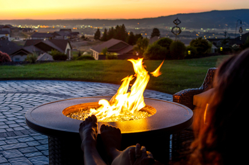 Crackling Ambiance: Choosing the Right Firepit for Your Patio
